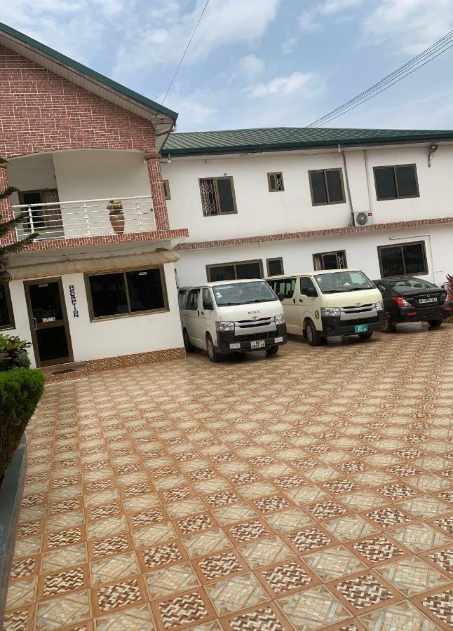 Bonsukoda Lodge Madina Exteriér fotografie